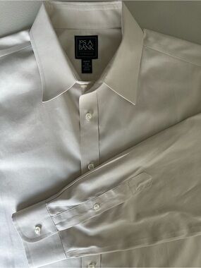 Jos. A. Bank Men's Dress Shirt in Off-White/Cream